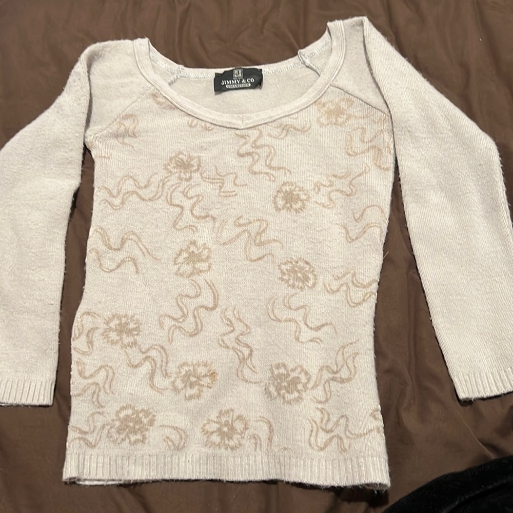 Vintage gray sweater with flowers